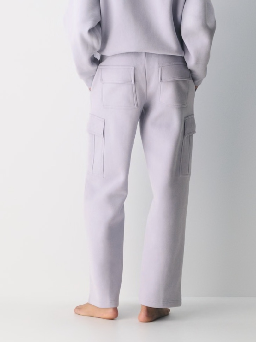 Aritzia Cozy Sweatfleece Mega Cargo™ Sweatpant in Lilac - Picture 4 of 14